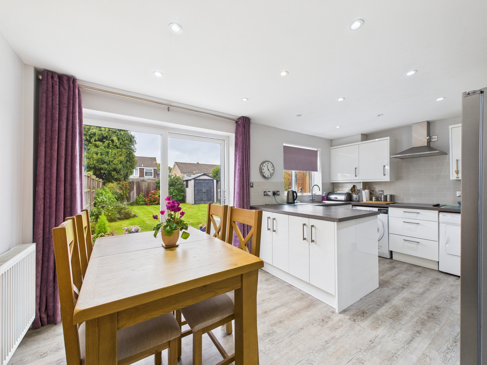 3 bed semi-detached house for sale in Wood End, Horsham  - Property Image 4
