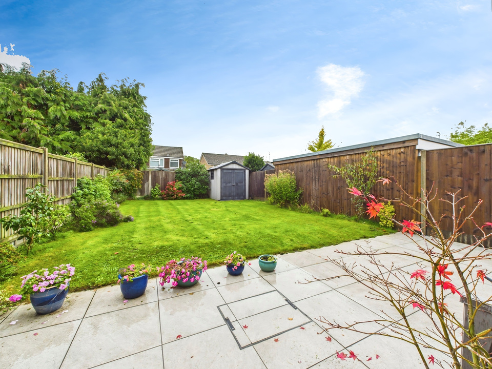 3 bed semi-detached house for sale in Wood End, Horsham  - Property Image 9