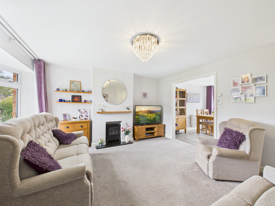 3 bed semi-detached house for sale in Wood End, Horsham  - Property Image 10