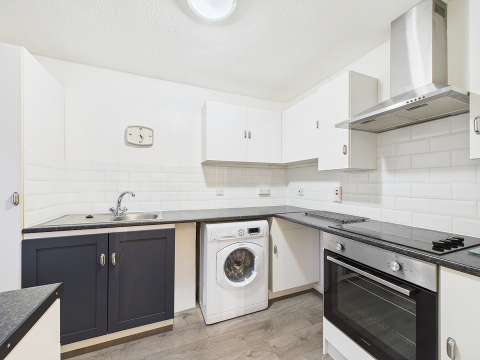 1 bed apartment for sale in Abbotsbury Court, Horsham  - Property Image 3