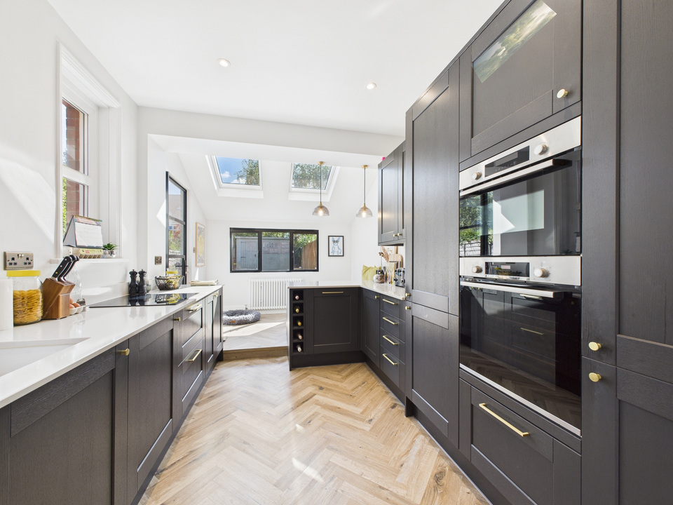 3 bed semi-detached house for sale in New Street, Horsham  - Property Image 3