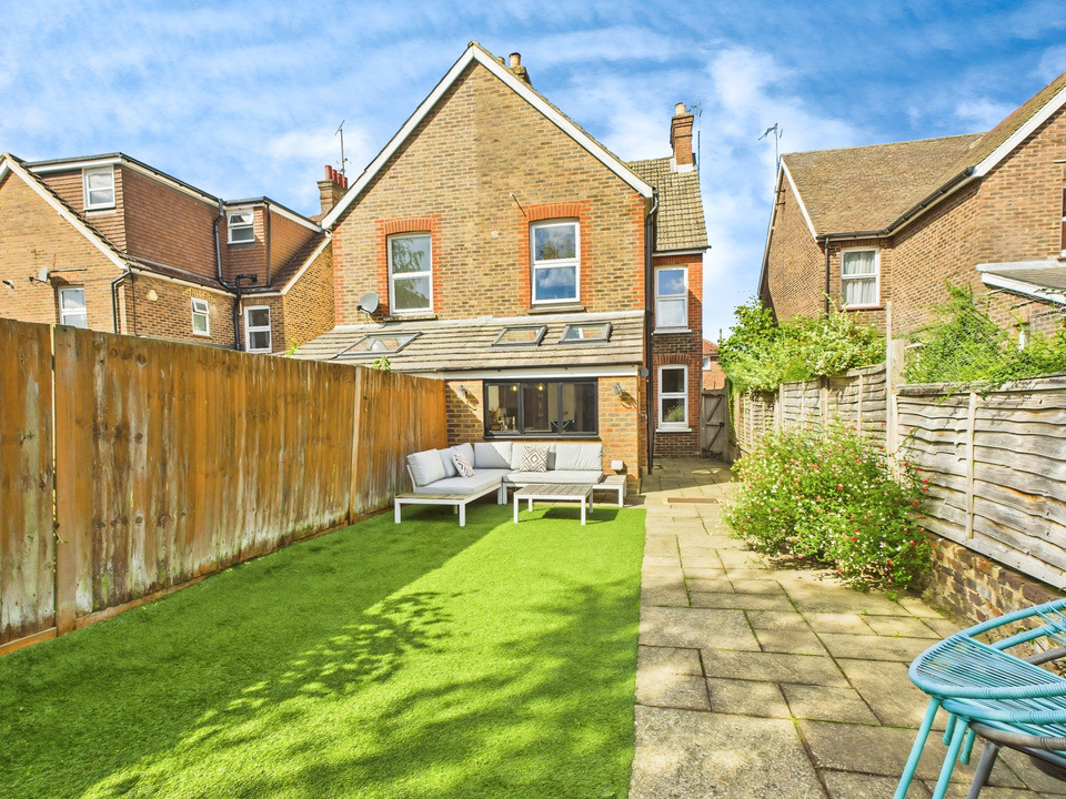 3 bed semi-detached house for sale in New Street, Horsham  - Property Image 9