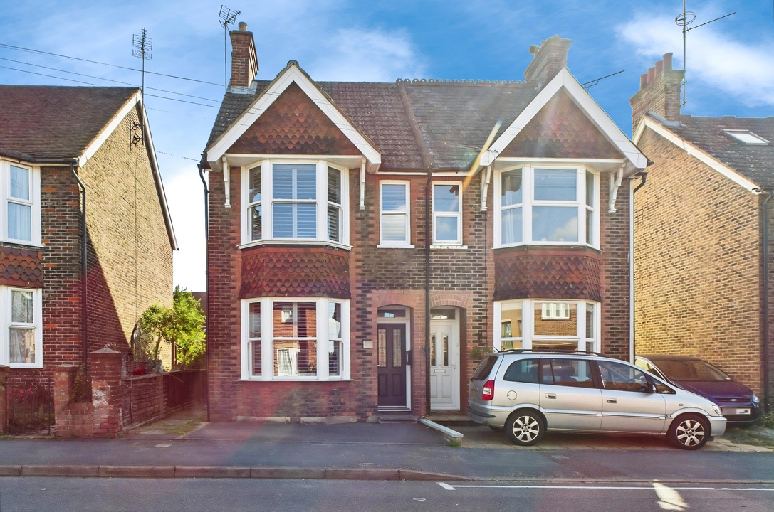 3 bed semi-detached house for sale in New Street, Horsham  - Property Image 12