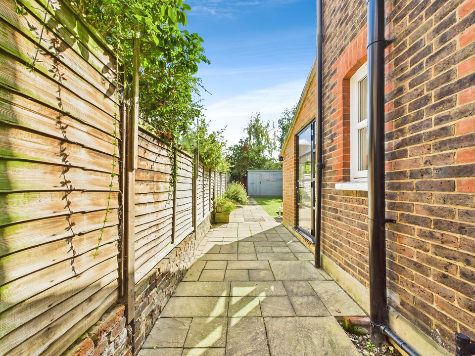 3 bed semi-detached house for sale in New Street, Horsham  - Property Image 13