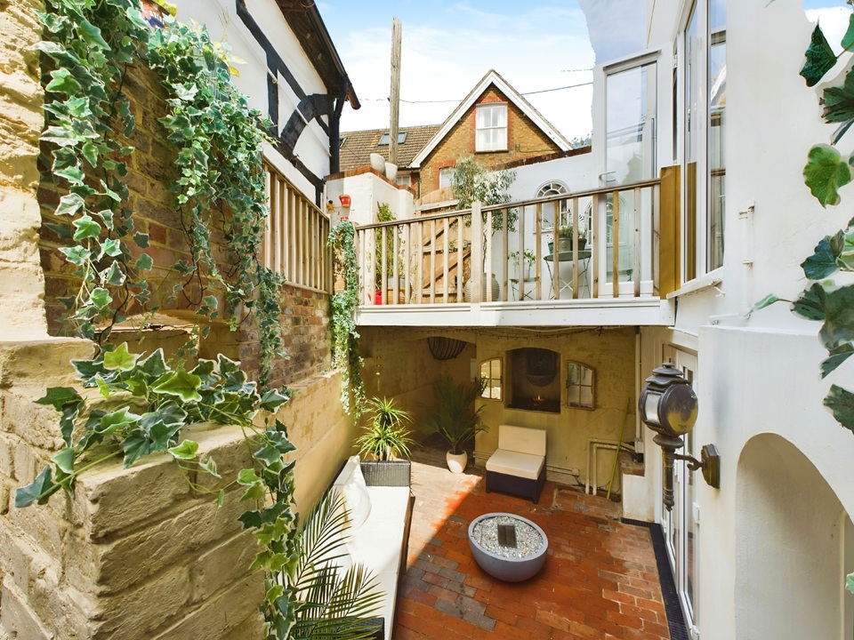 3 bed semi-detached house for sale in Church Street, Warnham, RH12  - Property Image 10