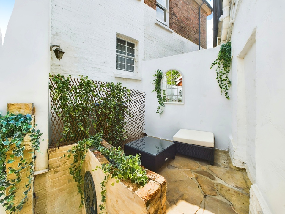 3 bed semi-detached house for sale in Church Street, Warnham, RH12  - Property Image 25