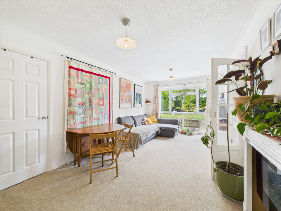 2 bed maisonette for sale in College Road, Southwater