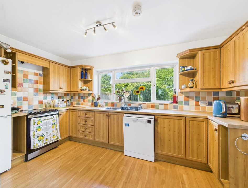 4 bed semi-detached house for sale in Farhalls Crescent, Horsham  - Property Image 3