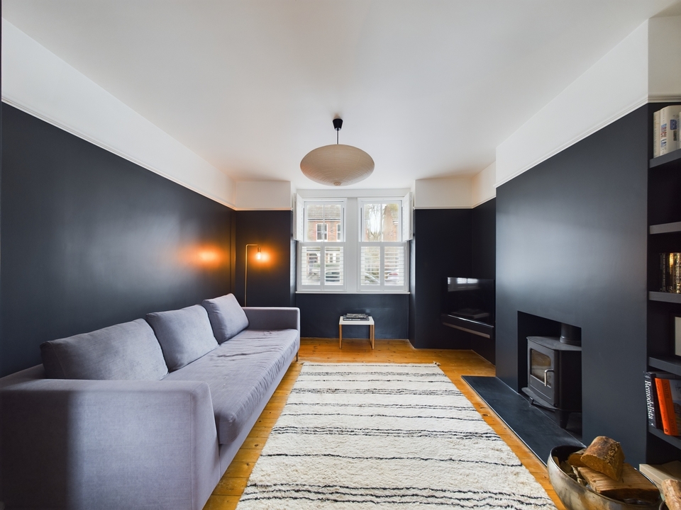 3 bed semi-detached house for sale in Swindon Road, Horsham  - Property Image 3