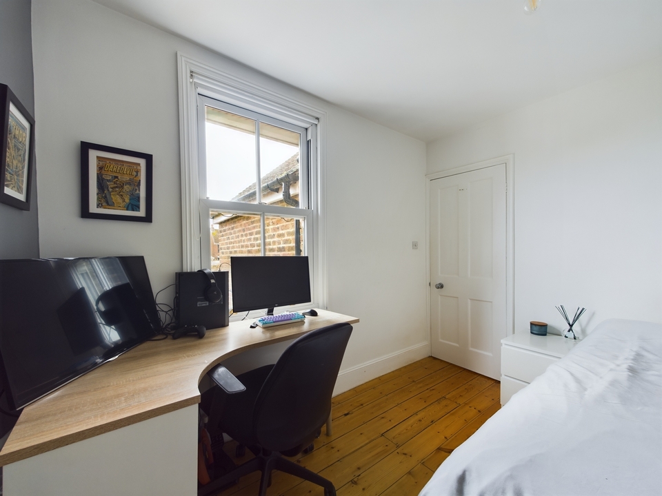 3 bed semi-detached house for sale in Swindon Road, Horsham  - Property Image 11