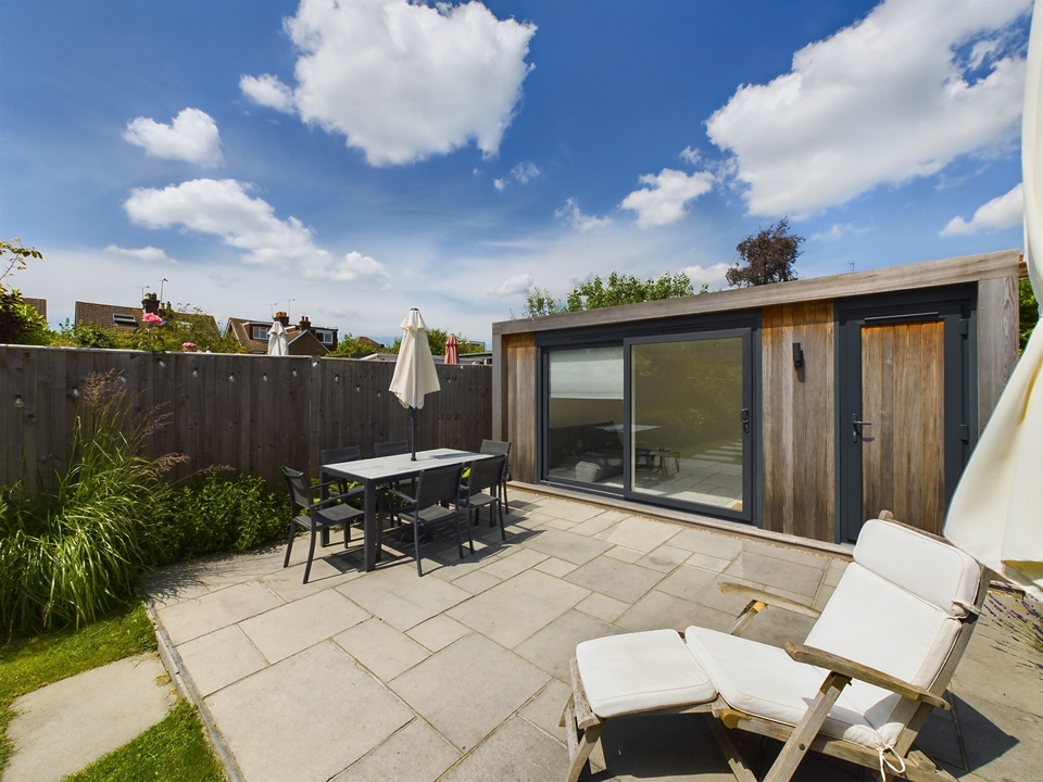 3 bed semi-detached house for sale in Swindon Road, Horsham  - Property Image 15