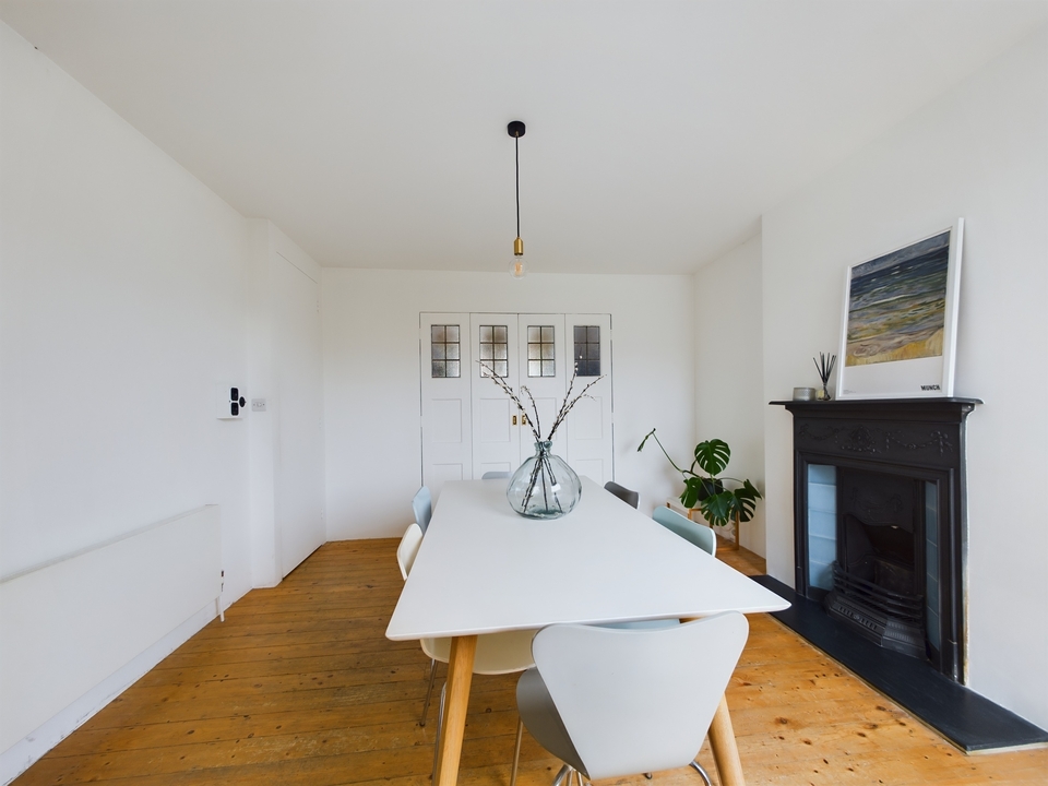 3 bed semi-detached house for sale in Swindon Road, Horsham  - Property Image 22