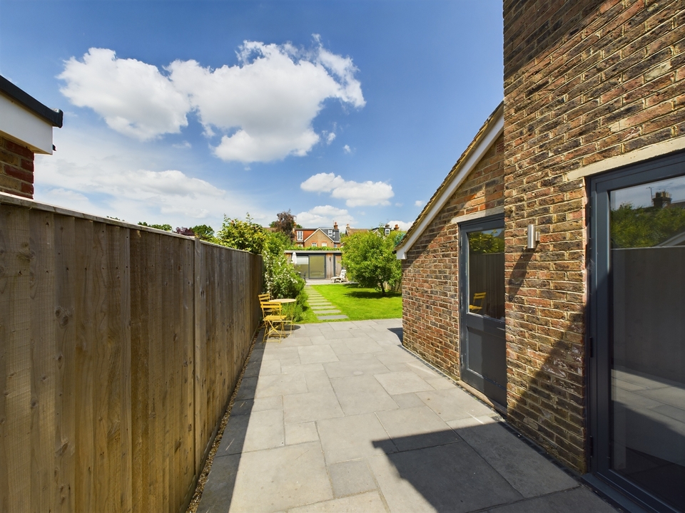 3 bed semi-detached house for sale in Swindon Road, Horsham  - Property Image 26