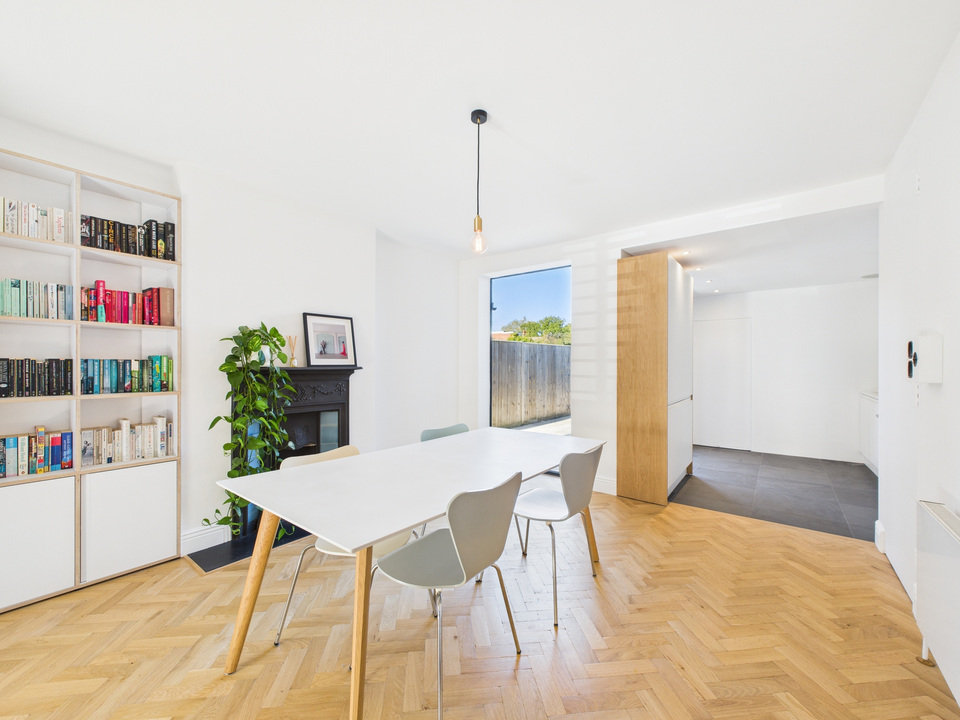 3 bed semi-detached house for sale in Swindon Road, Horsham  - Property Image 4