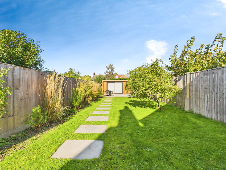 3 bed semi-detached house for sale in Swindon Road, Horsham  - Property Image 25