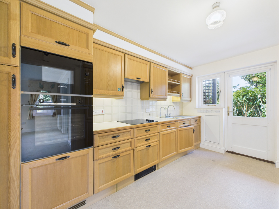 2 bed end of terrace house for sale in Bluecoat Pond, Christs Hospital  - Property Image 3