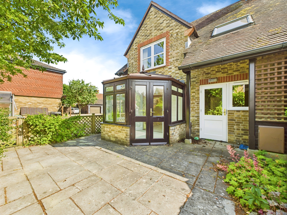 2 bed end of terrace house for sale in Bluecoat Pond, Christs Hospital  - Property Image 10