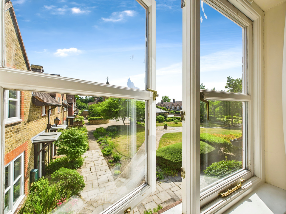 2 bed end of terrace house for sale in Bluecoat Pond, Christs Hospital  - Property Image 16