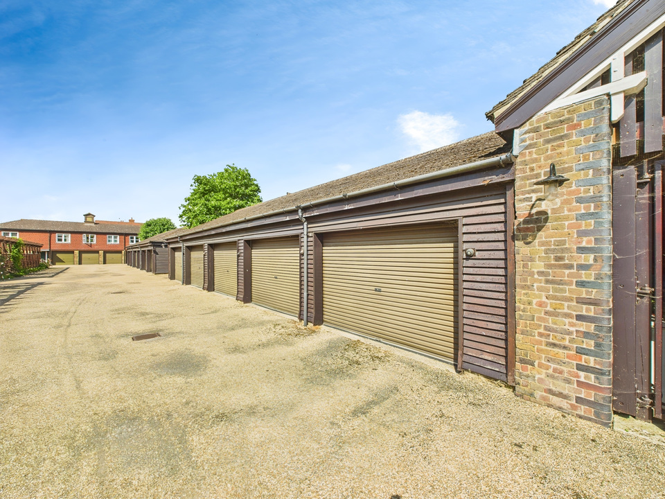 2 bed end of terrace house for sale in Bluecoat Pond, Christs Hospital  - Property Image 17