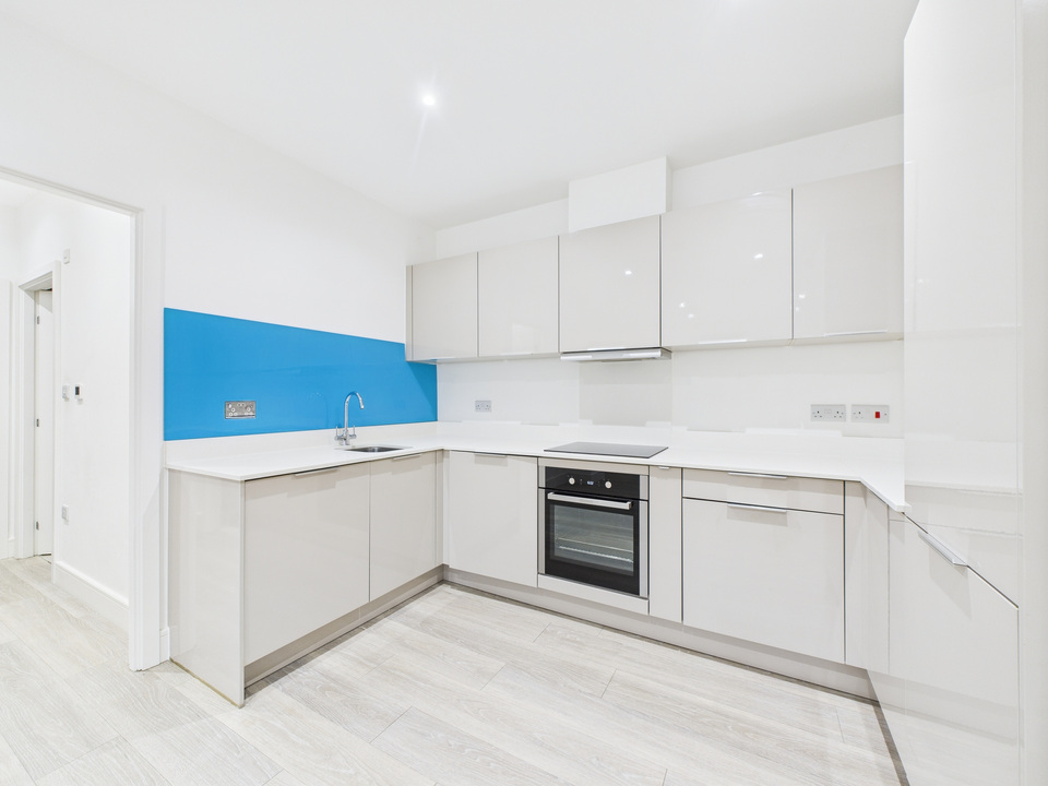 2 bed apartment for sale in Holmes Park, North Street, Horsham, West Sussex - Property Image 9