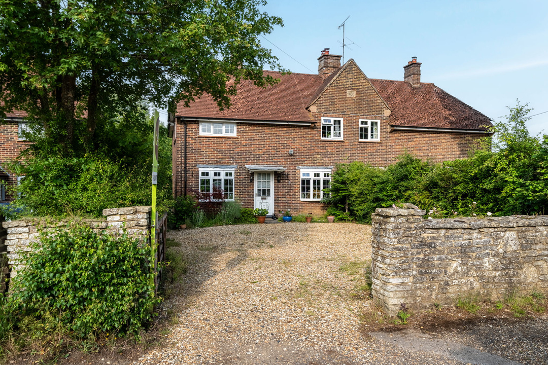 4 bed semi-detached house for sale in Naldretts Lane, Rudgwick - Property Image 1