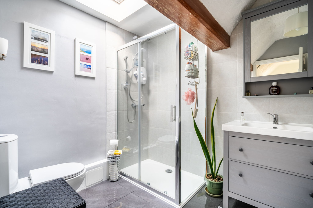 4 bed semi-detached house for sale in Naldretts Lane, Rudgwick  - Property Image 7