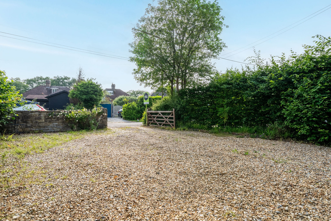 4 bed semi-detached house for sale in Naldretts Lane, Rudgwick  - Property Image 12
