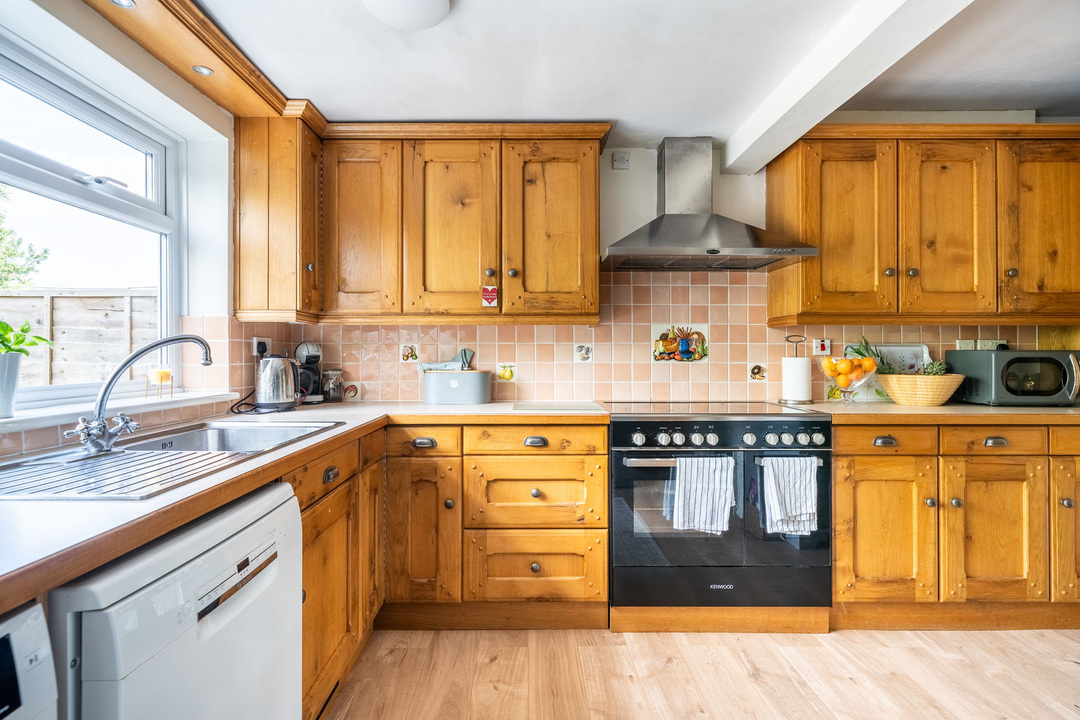 4 bed semi-detached house for sale in Naldretts Lane, Rudgwick  - Property Image 17