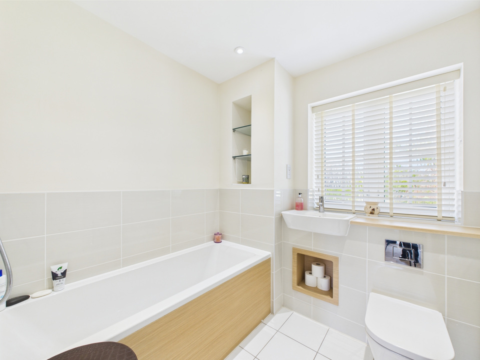 4 bed semi-detached house for sale in Cook Way, Broadbridge Heath  - Property Image 8