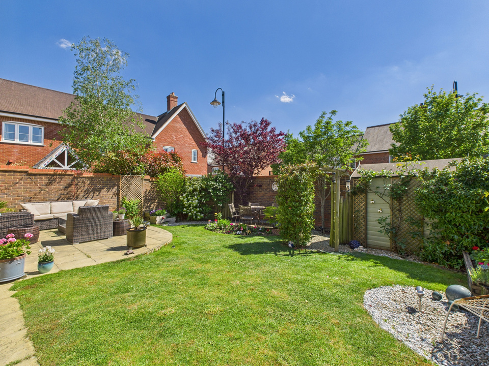 4 bed semi-detached house for sale in Cook Way, Broadbridge Heath  - Property Image 19