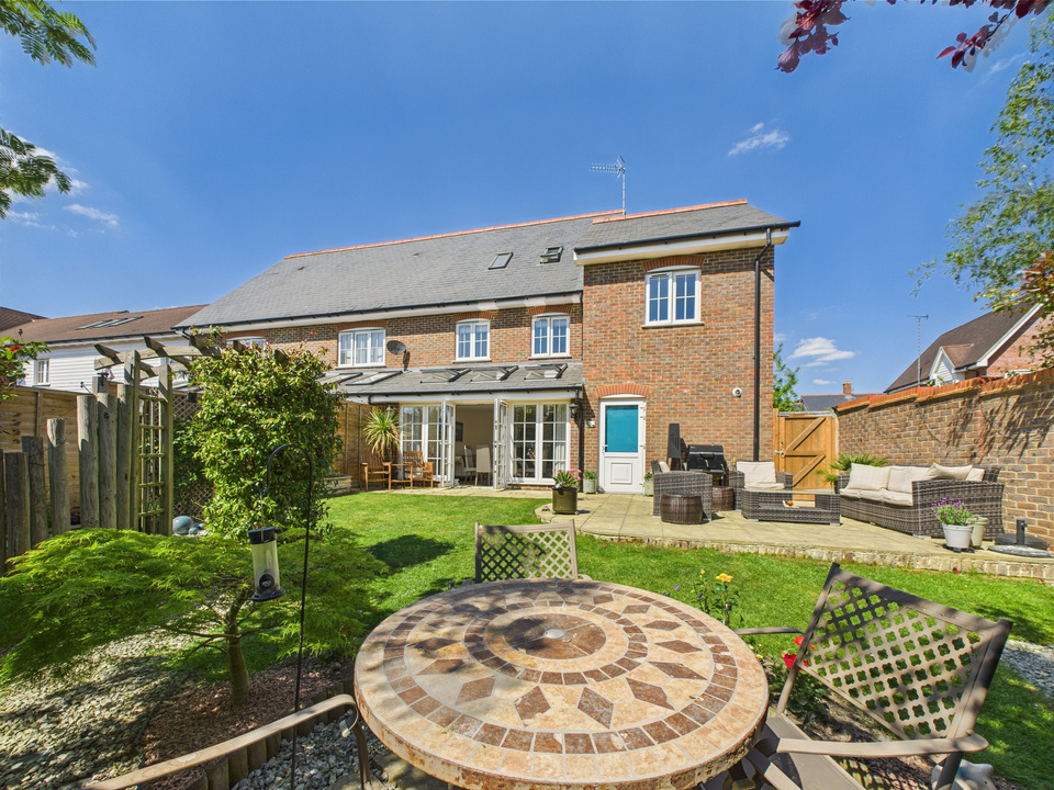 4 bed semi-detached house for sale in Cook Way, Broadbridge Heath  - Property Image 20