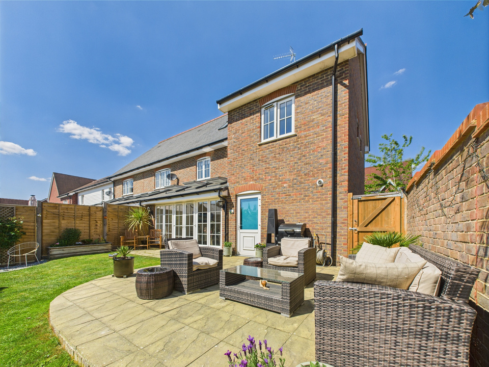 4 bed semi-detached house for sale in Cook Way, Broadbridge Heath  - Property Image 27