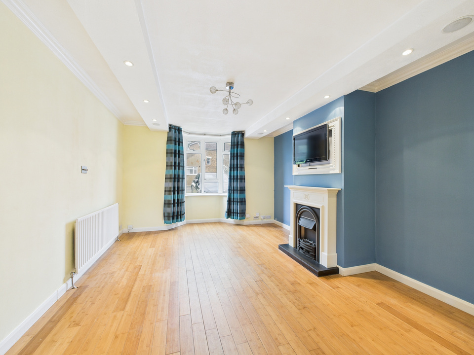 3 bed semi-detached house for sale in Bostock Avenue, Horsham - Property Image 5