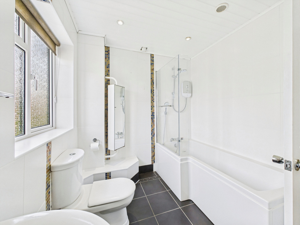 3 bed semi-detached house for sale in Bostock Avenue, Horsham - Property Image 10