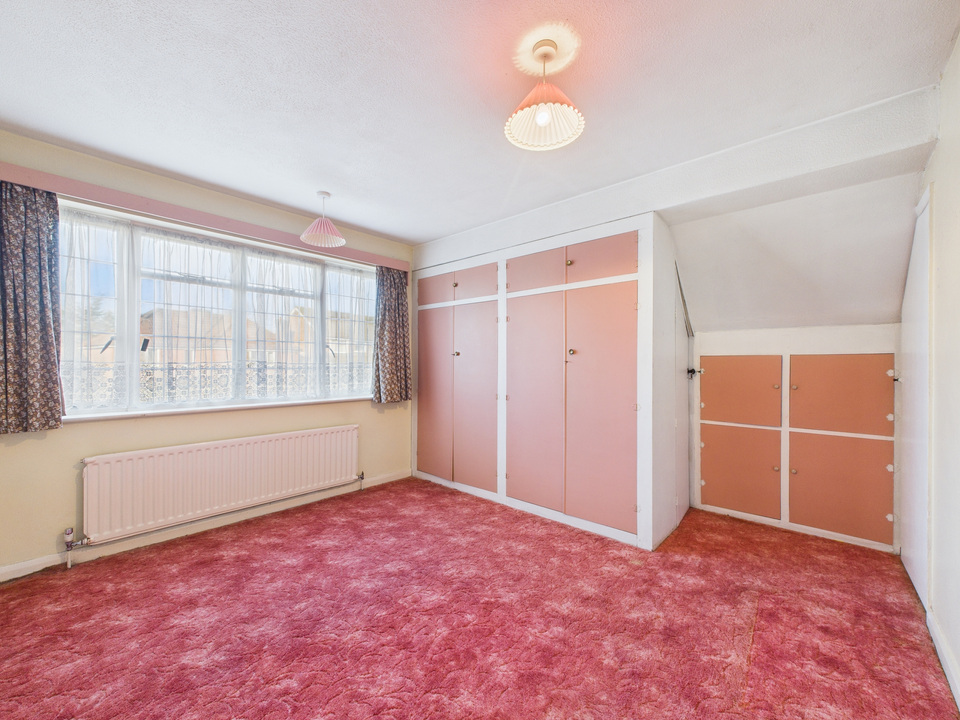 3 bed detached house for sale in Pollards Drive, Horsham - Property Image 10