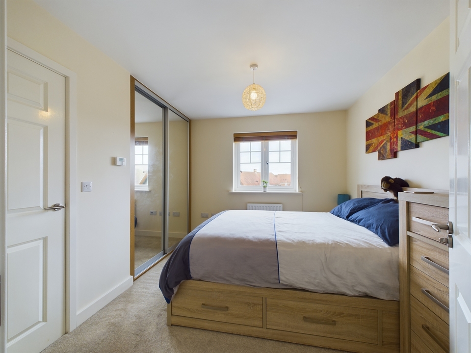 2 bed apartment for sale in Lodge House, Millpond Lane, Faygate  - Property Image 4