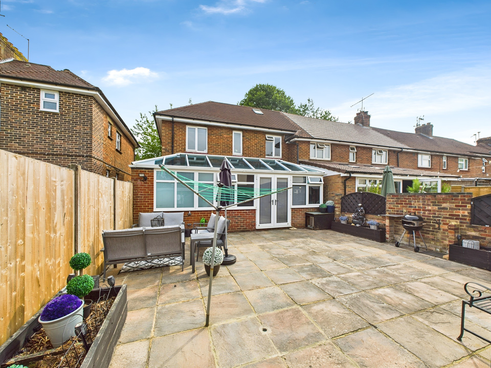 3 bed end of terrace house for sale in Oakleigh Road, Horsham  - Property Image 5