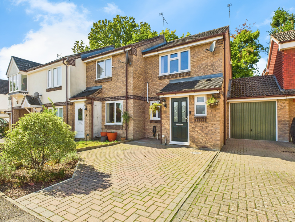 2 bed semi-detached house for sale in Crockhurst, Southwater - Property Image 1