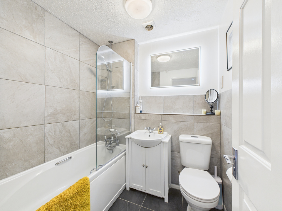 2 bed semi-detached house for sale in Crockhurst, Southwater - Property Image 6