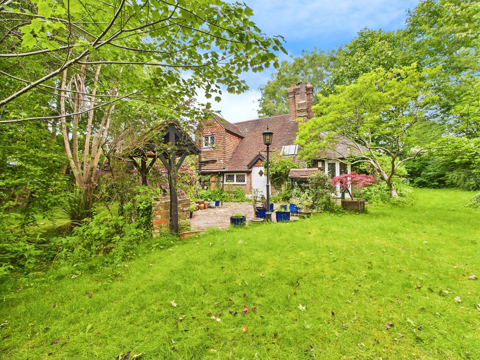 2 bed barn conversion for sale in Wickhurst Lane, Broadbridge Heath - Property Image 10