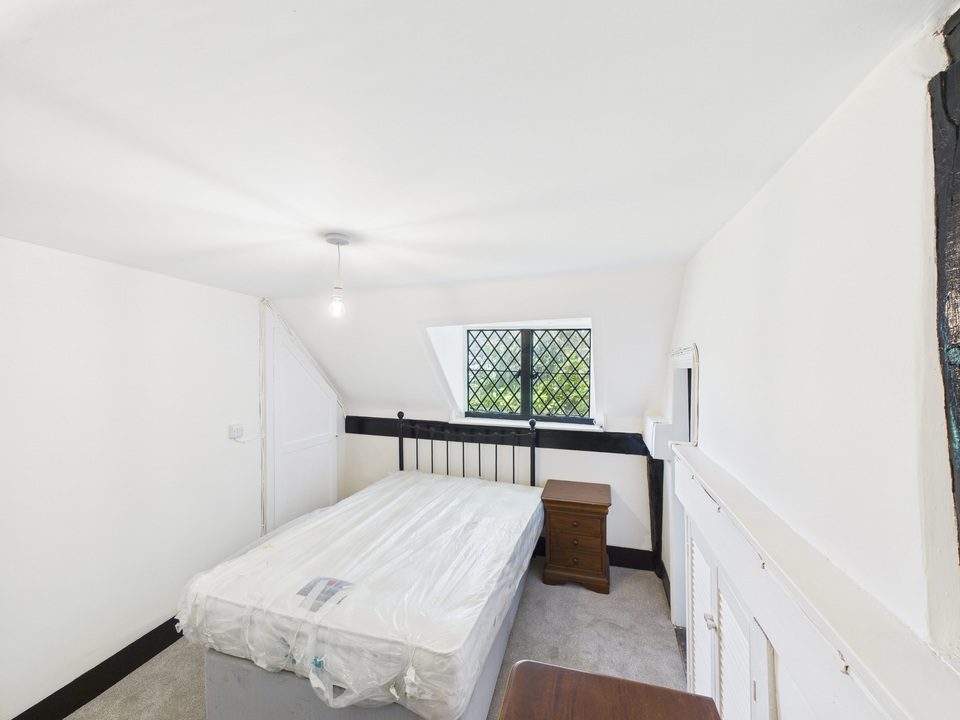 2 bed barn conversion for sale in Wickhurst Lane, Broadbridge Heath - Property Image 17