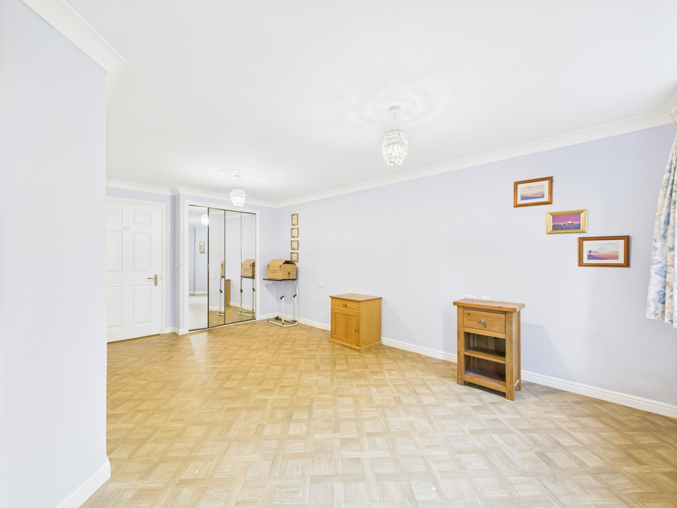2 bed apartment for sale in Kings Road, Horsham  - Property Image 3