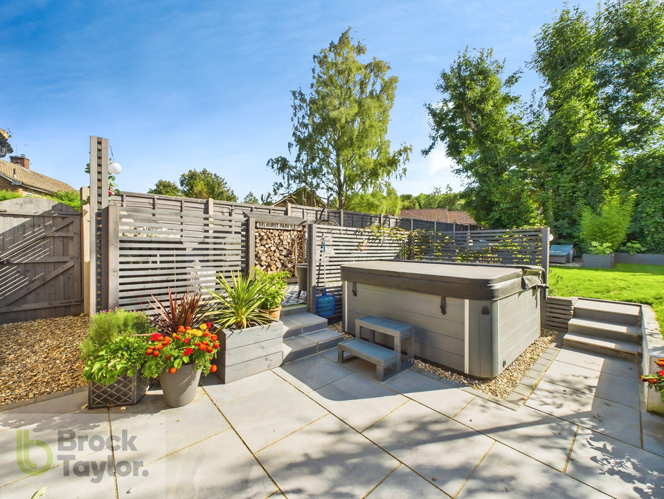 4 bed detached house for sale in Covert Mead, Handcross - Property Image 11