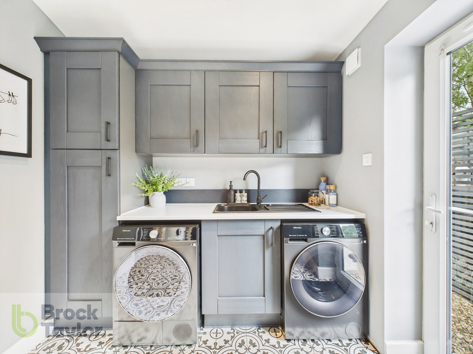 4 bed detached house for sale in Covert Mead, Handcross - Property Image 16