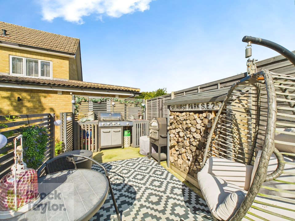 4 bed detached house for sale in Covert Mead, Handcross - Property Image 29