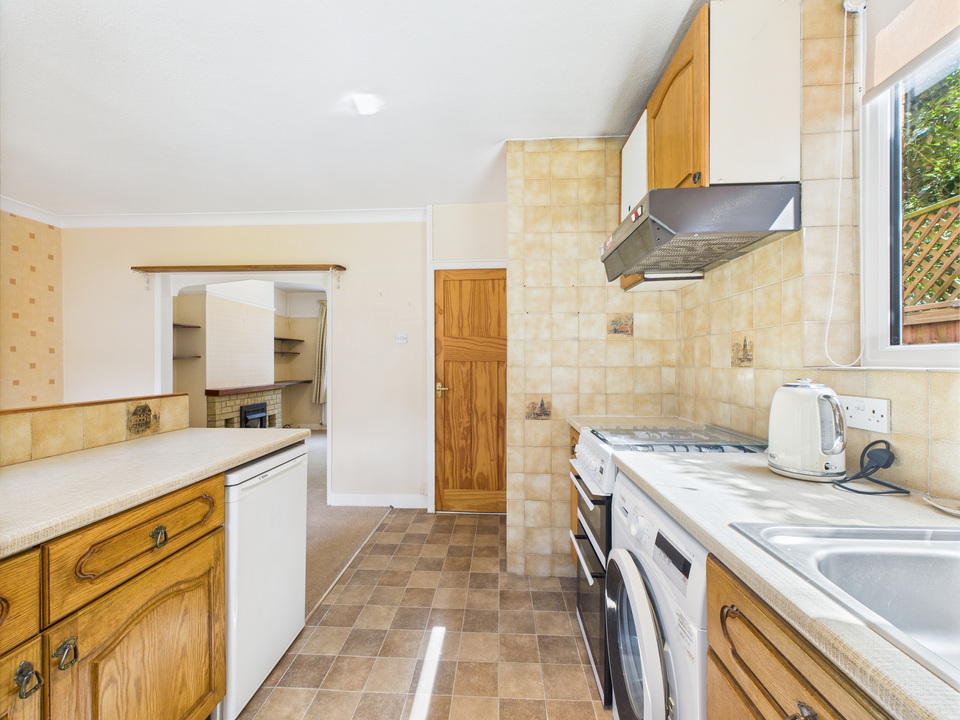 3 bed semi-detached house for sale in Barrington Court, Dorking  - Property Image 12