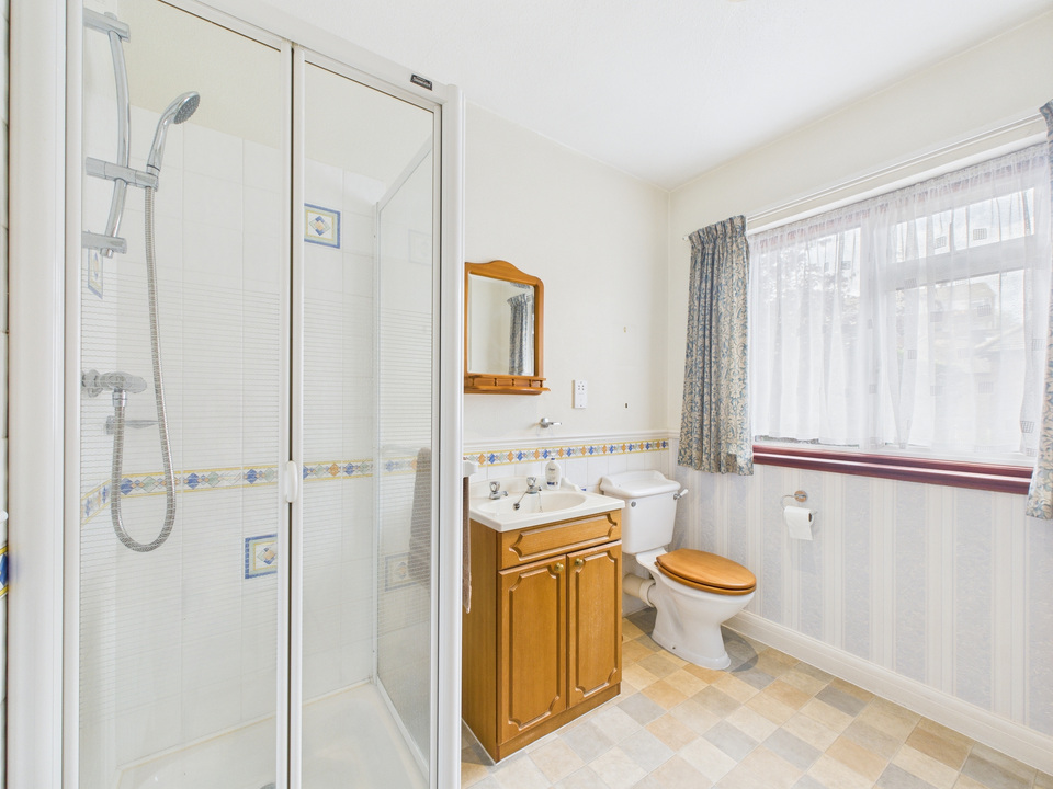 3 bed semi-detached house for sale in Barrington Court, Dorking  - Property Image 13