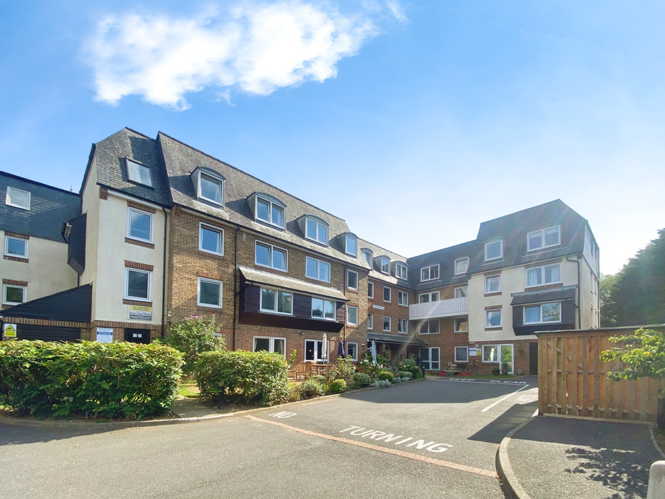 2 bed apartment for sale in Homestream House, Horsham