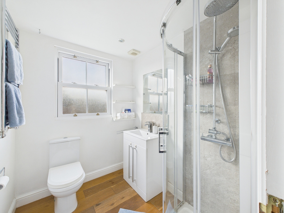 4 bed semi-detached house for sale in Arthur Road, Horsham - Property Image 12