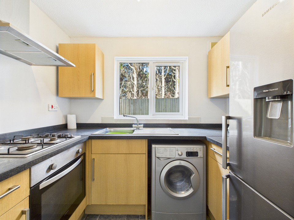 1 bed apartment for sale in Charrington Way, Broadbridge Heath - Property Image 4